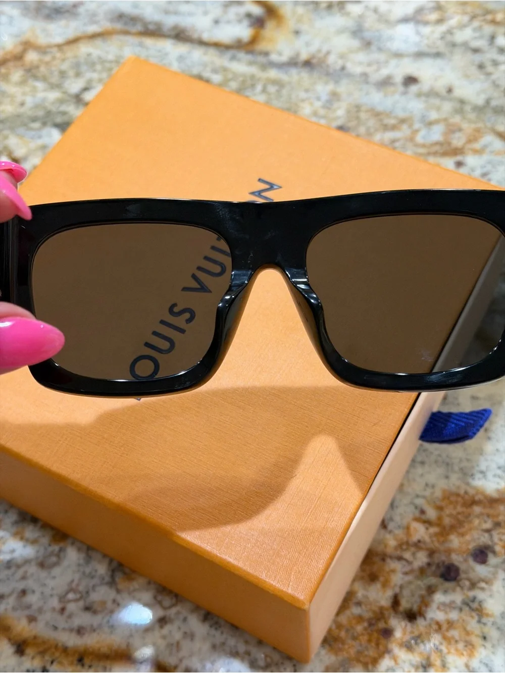 Louis Vuitton Black acetate link Sunglasses with Gold Accents unisex